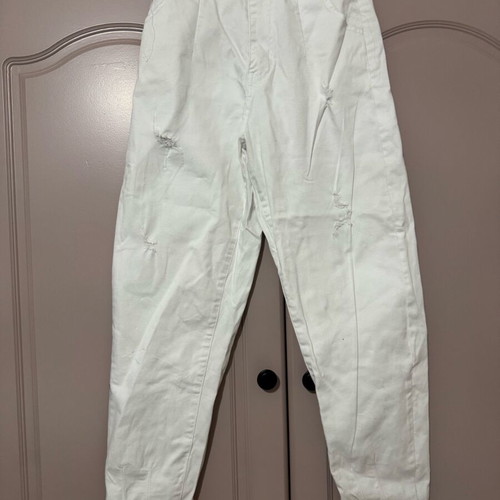 Jean mom fit white like new, size XS