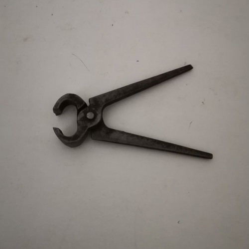 Small tongs used