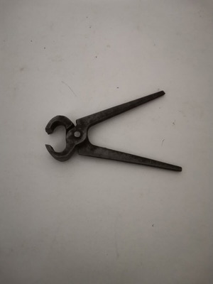 Small tongs used