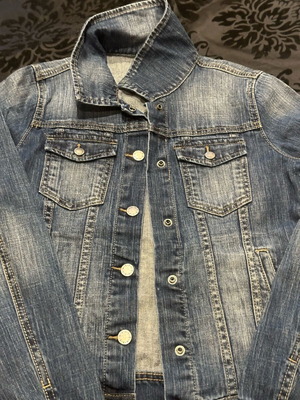 Benetton denim jacket blue like new for girls 11-12 years