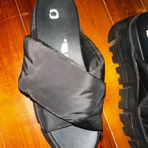 Buffalo women's platform sandals like new, size 38, black