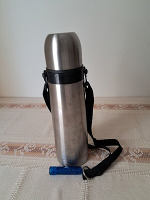 Σετ θερμός ανοξείδωτος 500 ml με φακό και λουράκι μεταφοράς καινούργιο