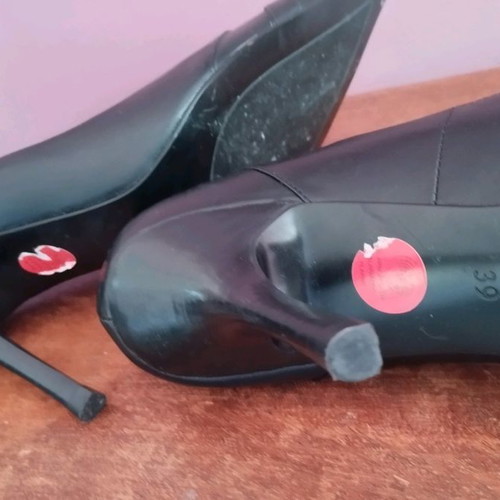 Zara pointed black pumps used, size 39