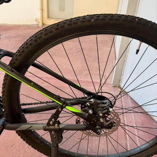 MBM Loop Disc 29 Inch Mountain Bike like new, Shimano components