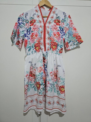 Floral dress Shein new, white multicolor, size S