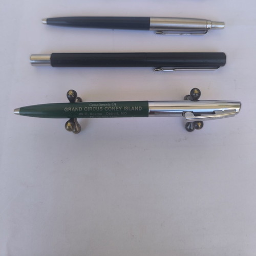 Parker Jotter pen, Parker Vector fountain pen and Sheaffer pen set