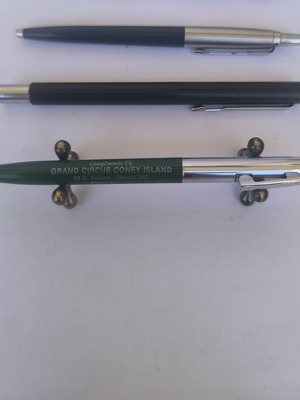 Parker Jotter pen, Parker Vector fountain pen and Sheaffer pen set