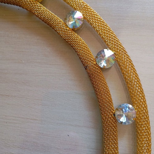 Adjustable metal belt like new with rhinestones gold color