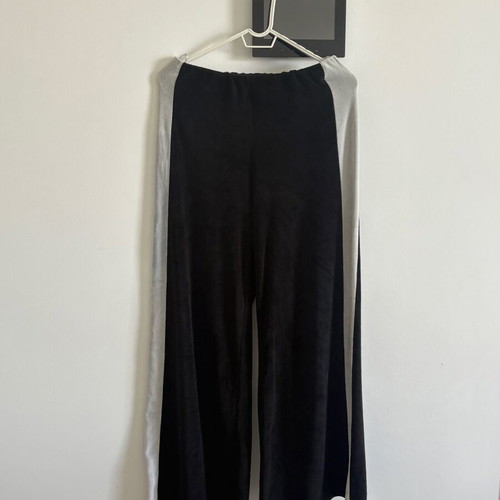 Velvet black women's tracksuit used, size Medium, made in Greece