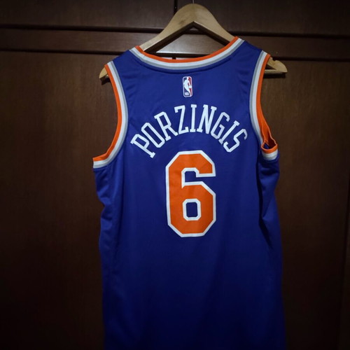 Nike New York NBA Porzingis 6 Shirt like new, size Medium