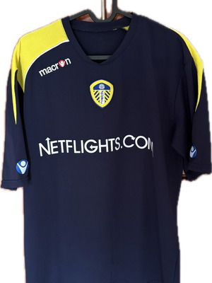 Leeds United training jersey like new, size M