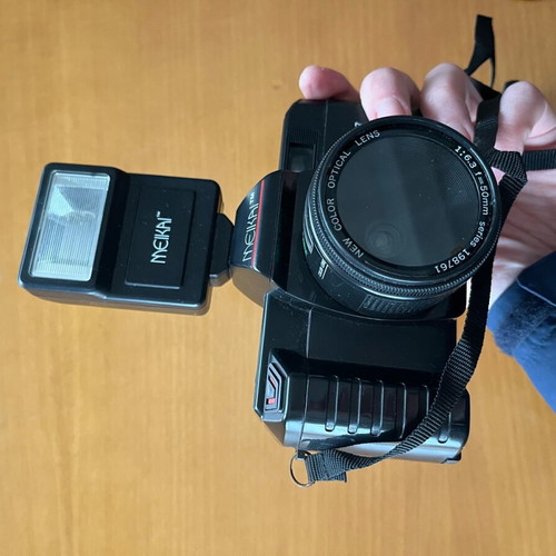 35mm Auto Standard Analog Camera used with flash and case