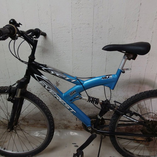 Everest Yeti 26" mountain bike used, blue, 18 speeds, rear suspension