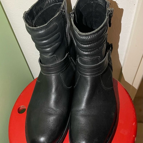 Leather ankle boots black slightly used, size 40