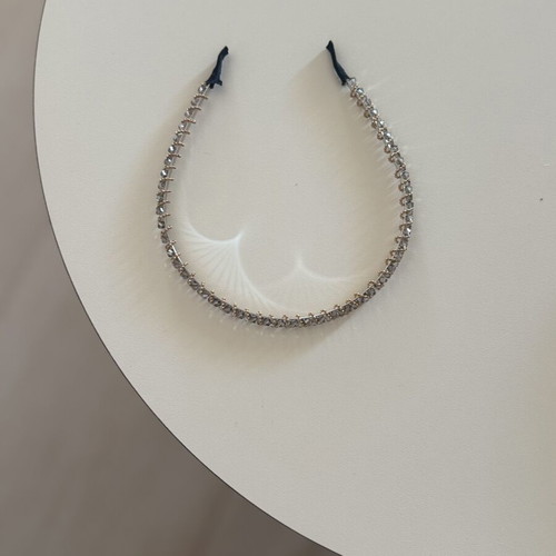 Set of 4 elegant thin hairbands with rhinestones and gold details