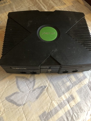 Xbox Classic (2001) repair parts and plastics