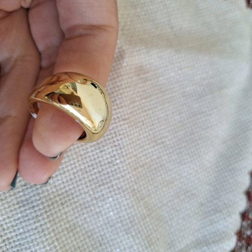 Gold ring size 18 plastic used