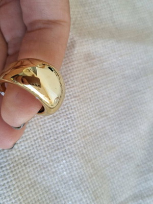 Gold ring size 18 plastic used