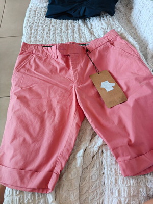 Berto Lucci Bermuda shorts new, size 36, pink