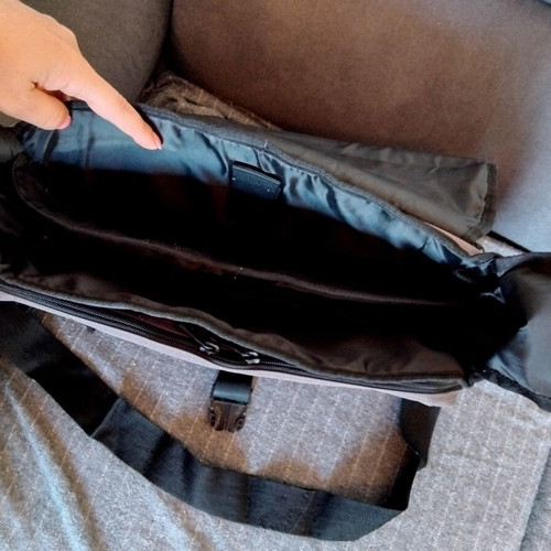 Essential Rx Pack laptop messenger bag like new, gray-black