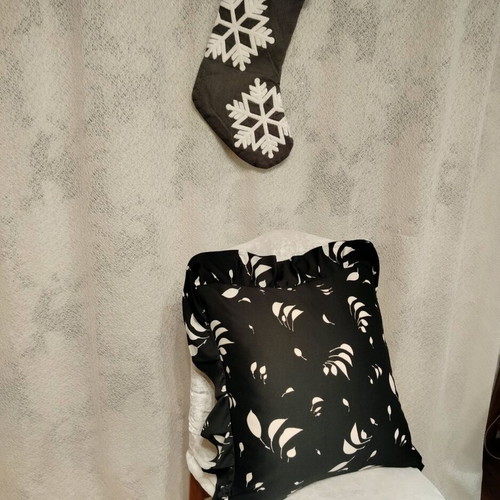 Large sofa pillowcases like new, pack of 4, wrinkle-free
