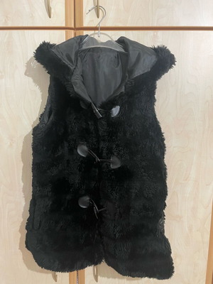 Synthetic fur vest like new, sleeveless with hood black, size S