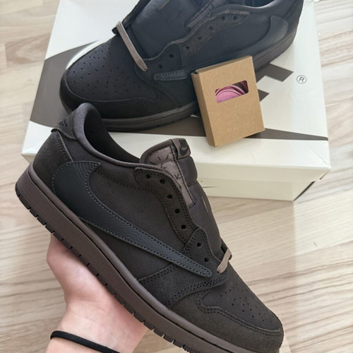Nike Air Jordan 1 Travis Scott sneakers brand new, size EU 41, brown