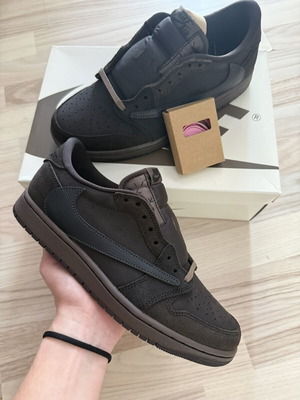 Nike Air Jordan 1 Travis Scott sneakers brand new, size EU 41, brown