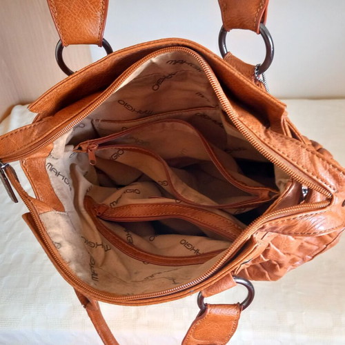 Makgio leather women's handbag like new, tan color