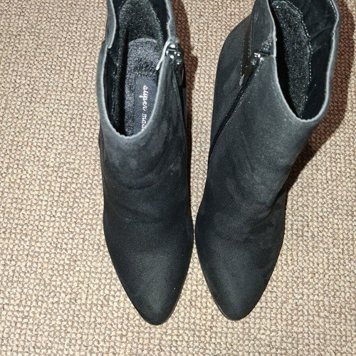 Women’s suede ankle boots used with square heel size 38