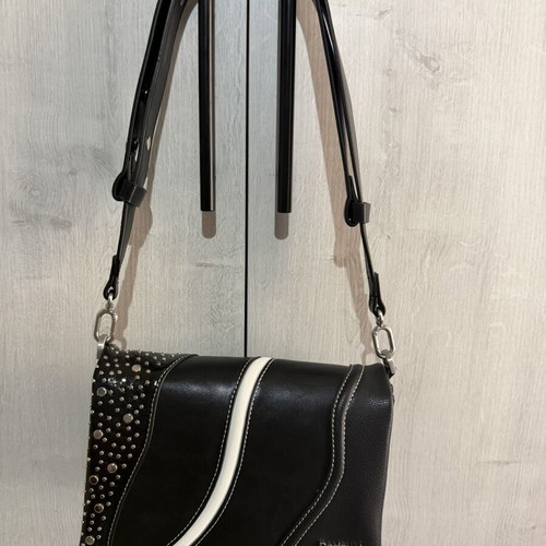 Desigual shoulder bag black, like new, medium size