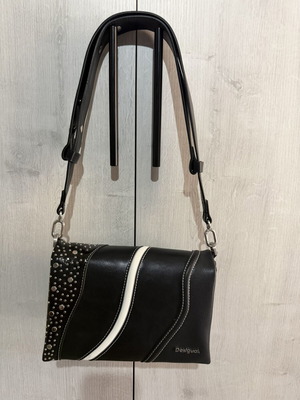 Desigual shoulder bag black, like new, medium size