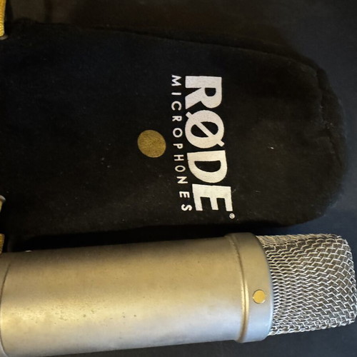 Rode NT1-A condenser microphone with Steinberg UR12 USB audio interface