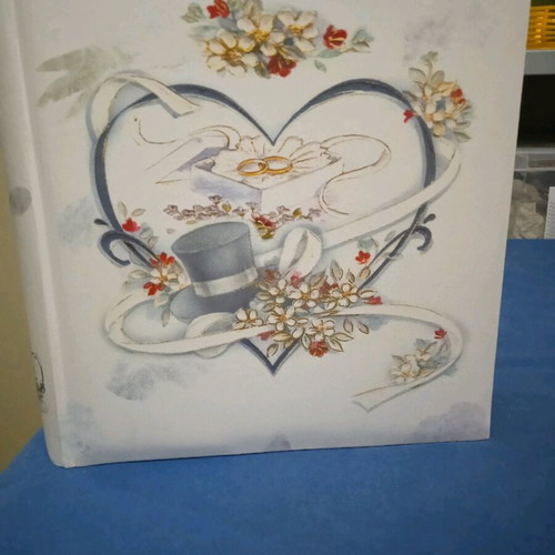 Wedding photo album like new, 33 pages, 30x33 cm