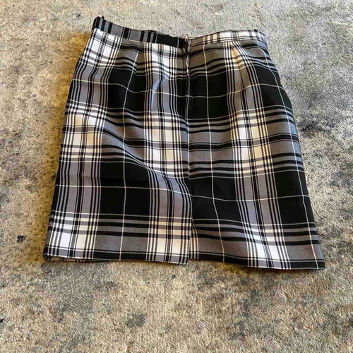 Plaid skirt like new, size S 36 8, black and white