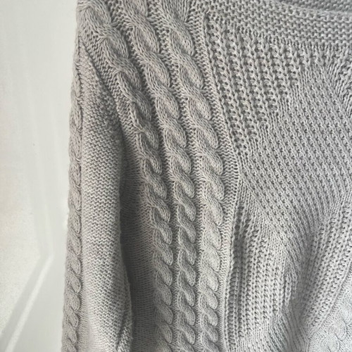 Bundle of 2 knitted women's sweaters beige/grey and dusty pink like new, size S