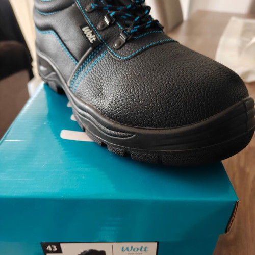 Wolt boots shoes, new