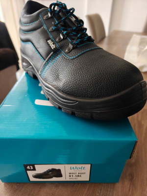 Wolt boots shoes, new