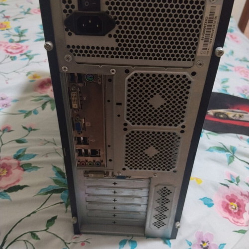 Vendo desktop computer with camera, 4 speakers and woofer