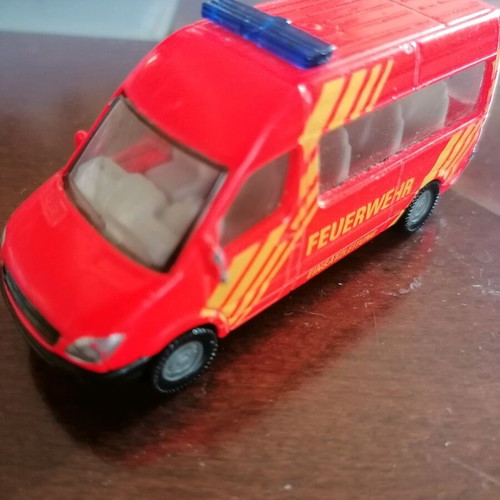 siku German ambulance