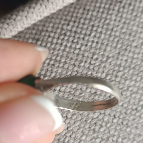 Silver ring 925 with green stone like new, size 18-19mm