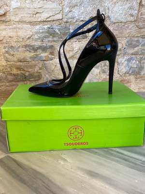 Tsouderos black patent leather pumps size 39 new with transparent details