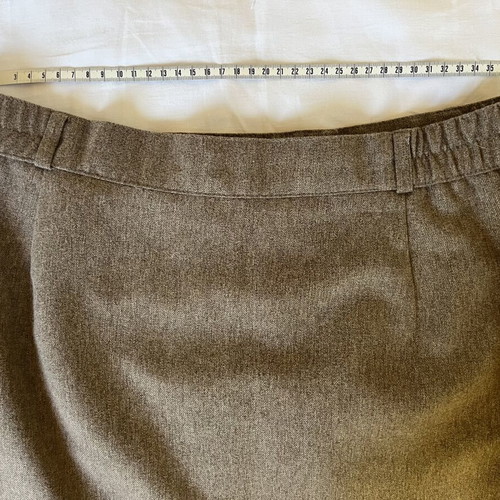 Skirt knee-length gray size EU 42 like new