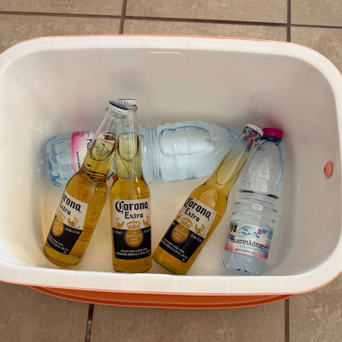 Cooler box 20lt new, spacious beach fridge 47x31x27cm