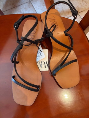 ZARA Καινούργια δερμάτινα καλοκαιρινά πέδιλα νούμερο 37, μαύρο και καφέ