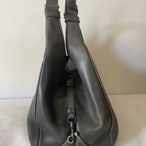 Bottega Veneta Vintage Large Leather Tote Bag used, shoulder style