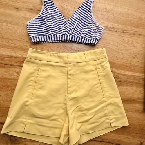 Shorts and striped top like new, yellow and blue