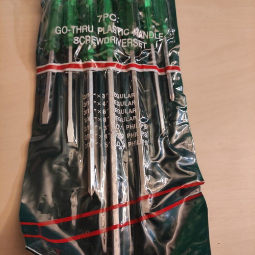 Set of 7 large screwdrivers new in packaging