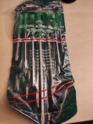 Set of 7 large screwdrivers new in packaging