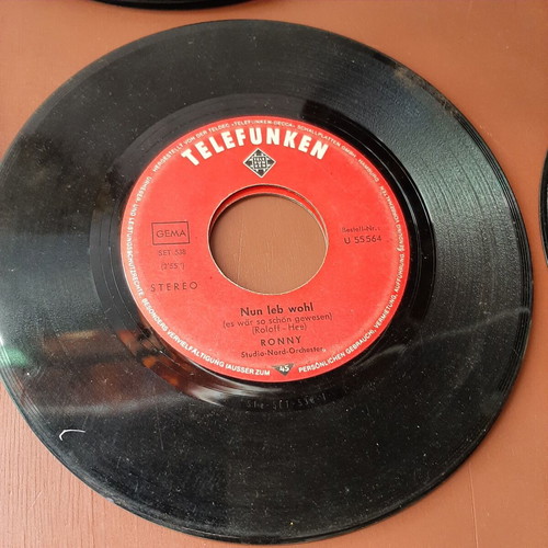 45 RPM vinyl records used, pack of 39